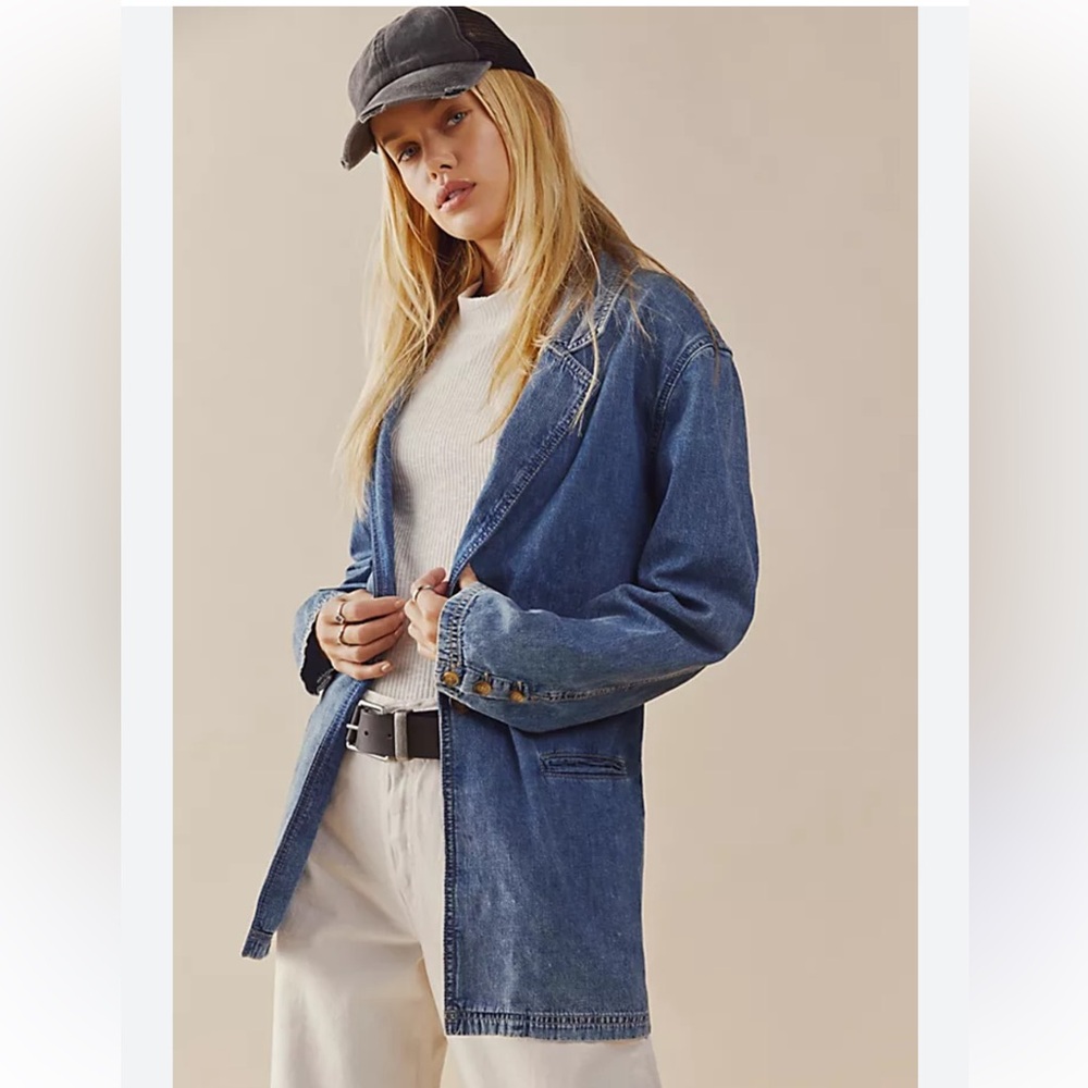 Free People ~ We The Free Denim Beckett Blazer
Size M